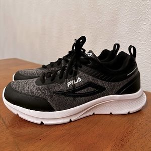 Women’s size 8 memory foam Filas